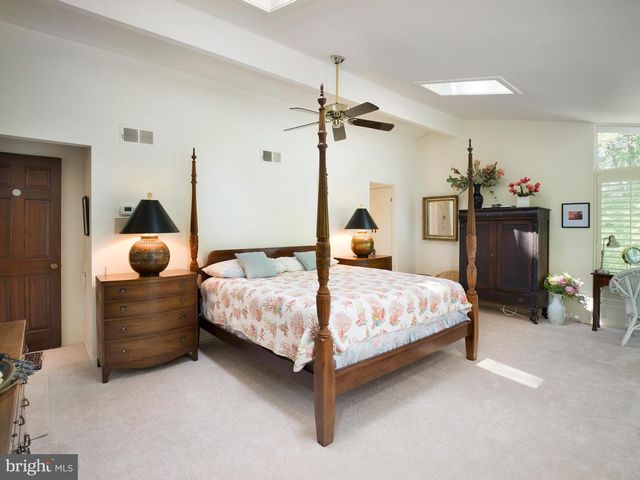 310 JEFFREY LN, Newtown Square, PA 19073