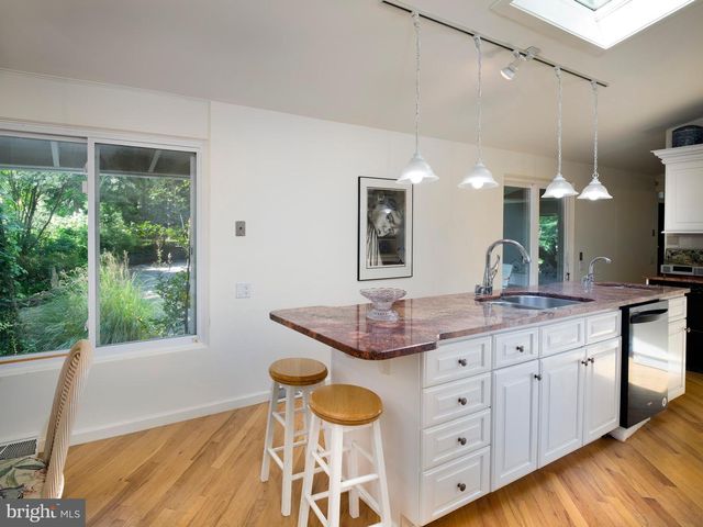 310 JEFFREY LN, Newtown Square, PA 19073