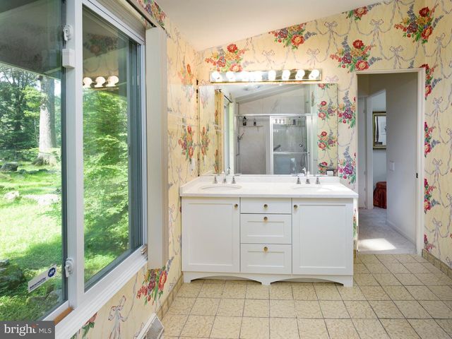 310 JEFFREY LN, Newtown Square, PA 19073