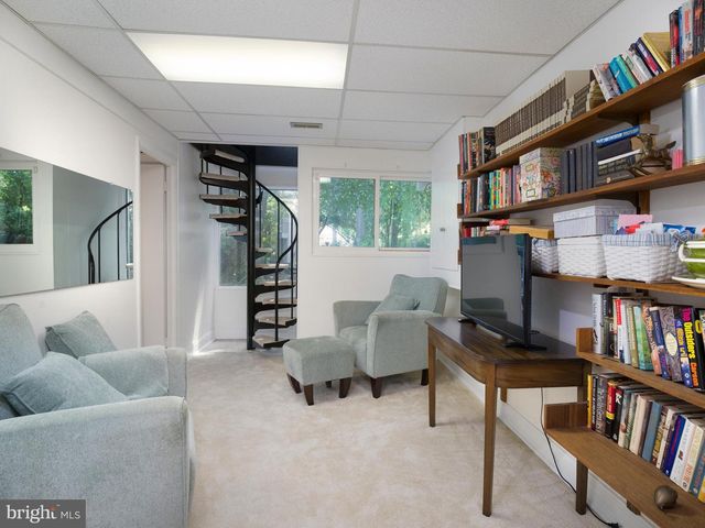 310 JEFFREY LN, Newtown Square, PA 19073