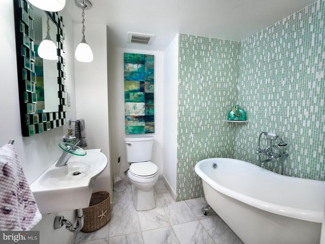 310 JEFFREY LN, Newtown Square, PA 19073