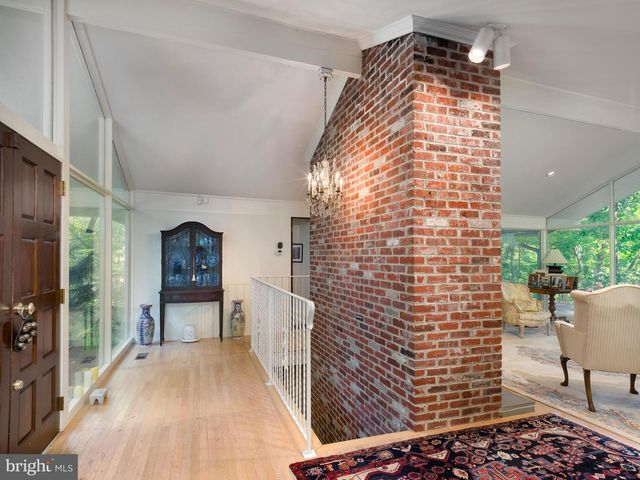 310 JEFFREY LN, Newtown Square, PA 19073
