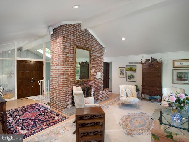 310 JEFFREY LN, Newtown Square, PA 19073
