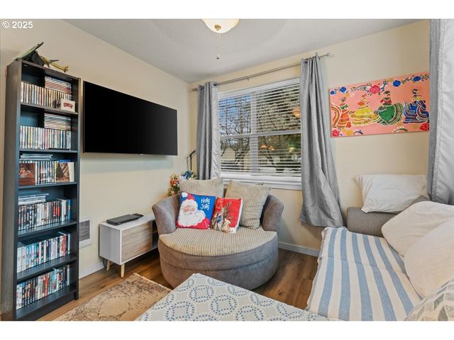 400 Ne 100TH Ave 101, Portland, OR 97220