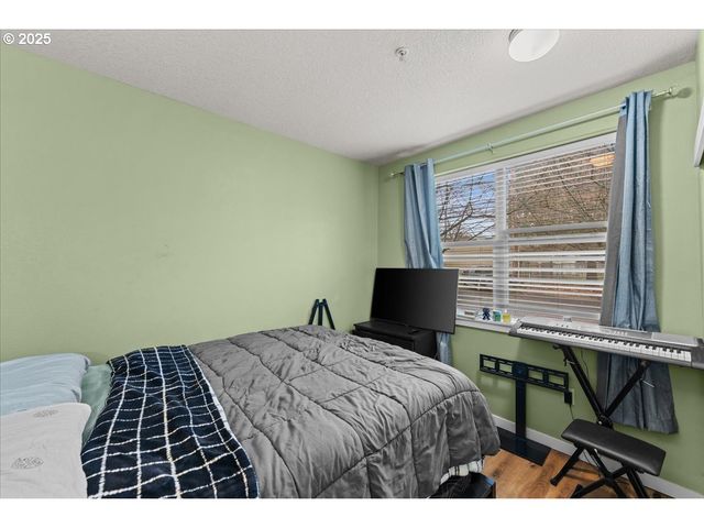 400 Ne 100TH Ave 101, Portland, OR 97220