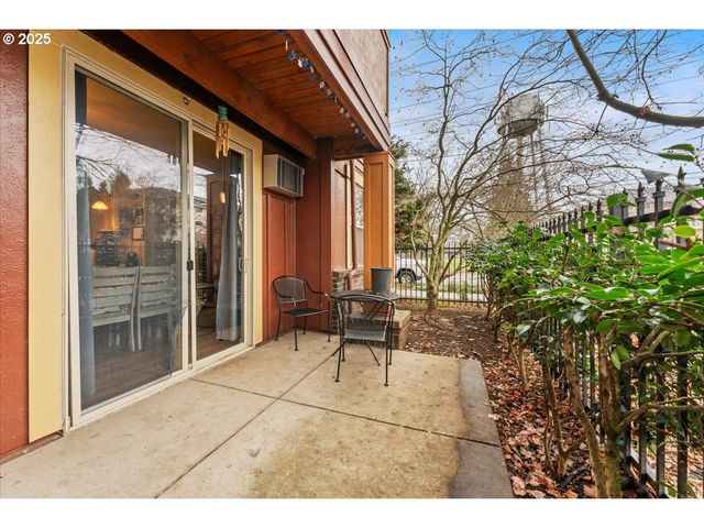 400 Ne 100TH Ave 101, Portland, OR 97220