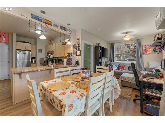 400 Ne 100TH Ave 101, Portland, OR 97220