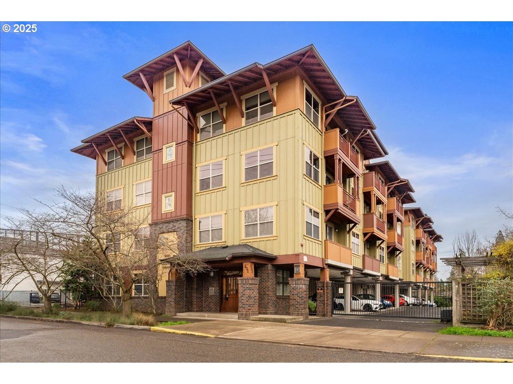 400 Ne 100TH Ave 101, Portland, OR 97220