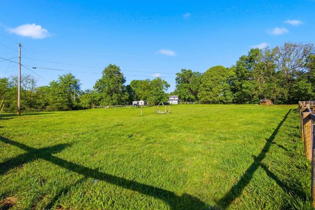 1568 Old Lawrenceburg Road, Frankfort, KY 40601