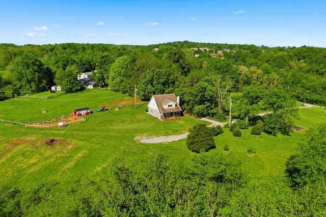 1568 Old Lawrenceburg Road, Frankfort, KY 40601