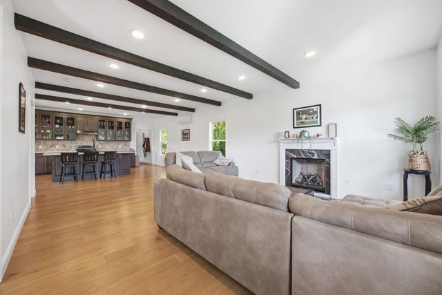 1568 Old Lawrenceburg Road, Frankfort, KY 40601