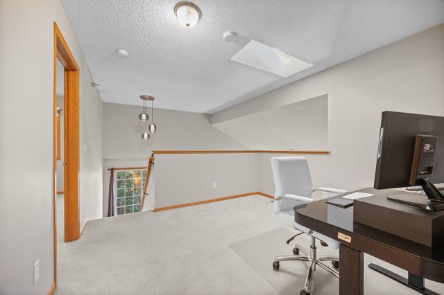 17914 Cobblestone Way, Eden Prairie, MN 55347