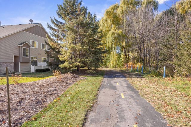 17914 Cobblestone Way, Eden Prairie, MN 55347