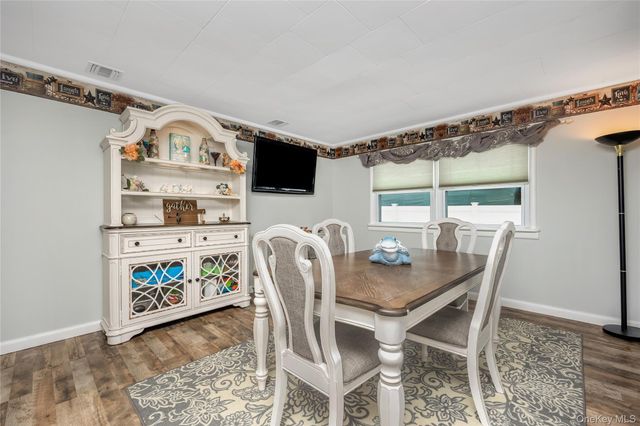 17 Willis Avenue, Ronkonkoma, NY 11779