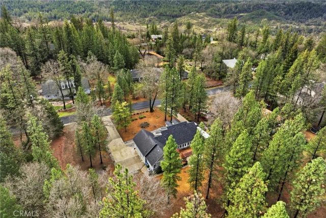 8863 Fox Drive, Cobb, CA 95426