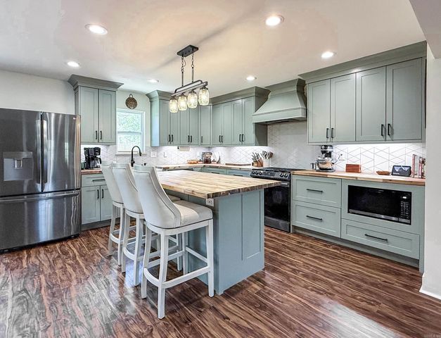 7991 Carrie Drive, Benton, AR 72019