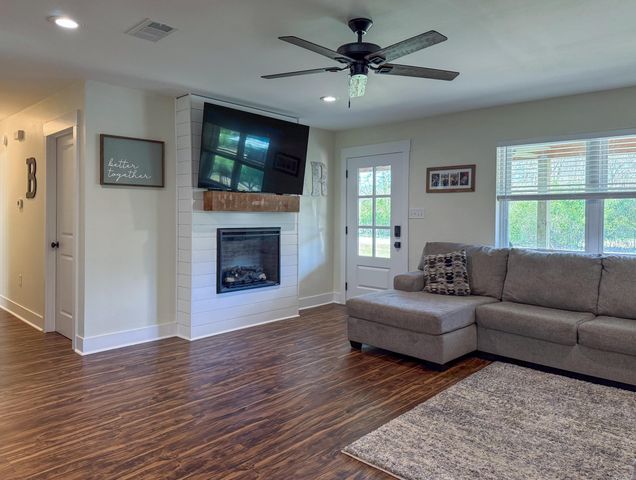 7991 Carrie Drive, Benton, AR 72019