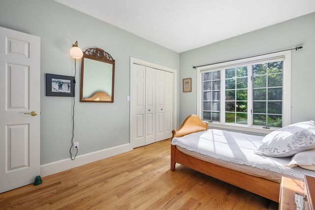 272 Falmouth Woods Rd, Falmouth, MA 02536