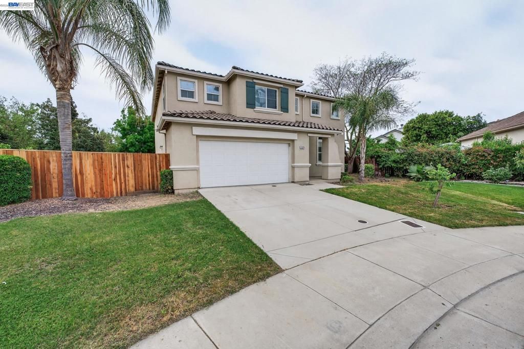 Image 2 of property listing at Address unavailable.