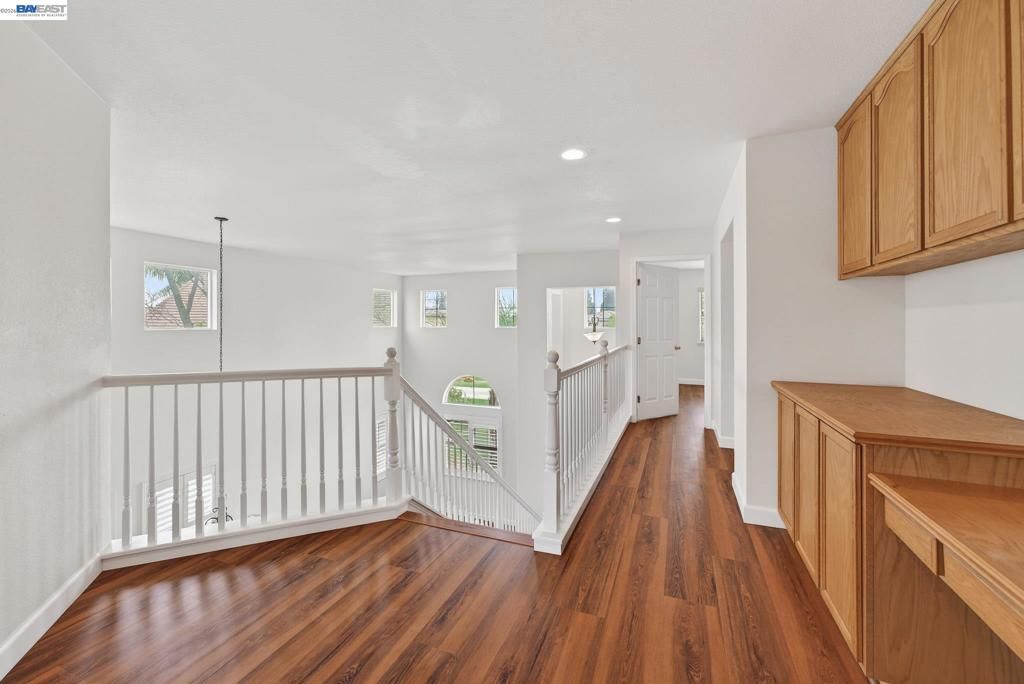 Image 23 of property listing at Address unavailable.