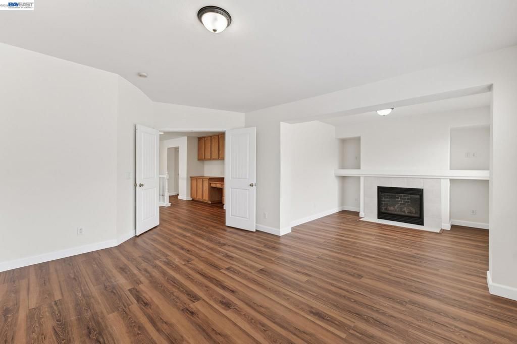 Image 27 of property listing at Address unavailable.