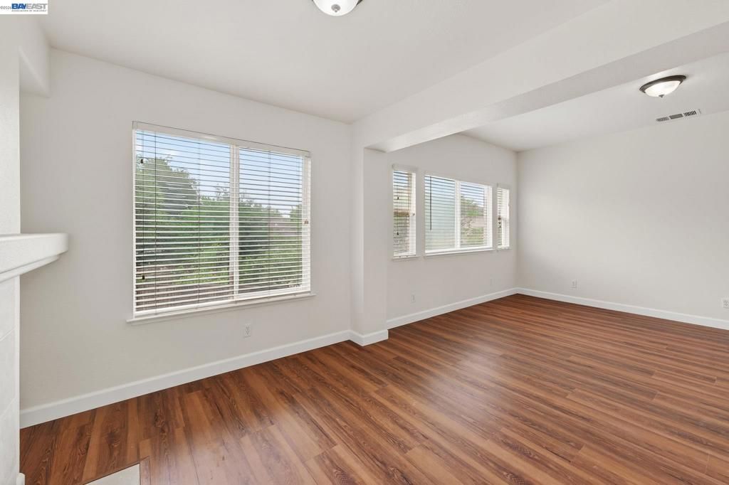 Image 29 of property listing at Address unavailable.