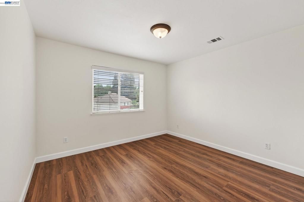 Image 37 of property listing at Address unavailable.