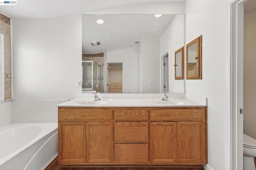 Image 40 of property listing at Address unavailable.