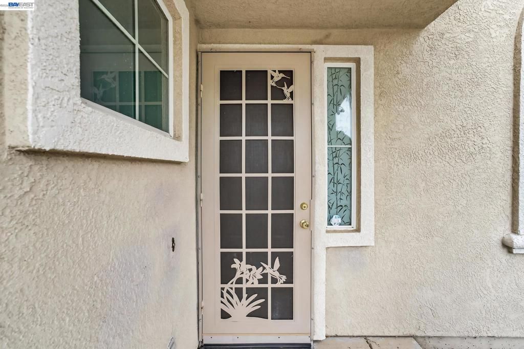 Image 5 of property listing at Address unavailable.