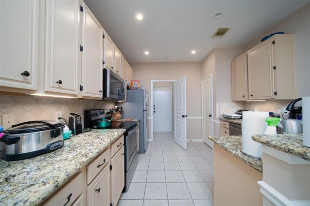 11 Painted Canyon Place, The Woodlands, TX 77381