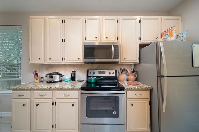 11 Painted Canyon Place, The Woodlands, TX 77381