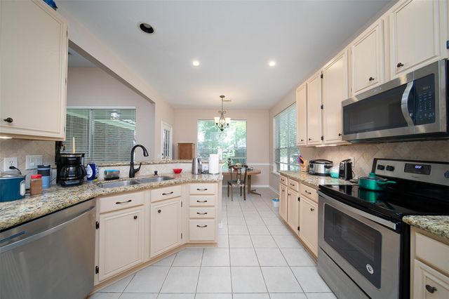 11 Painted Canyon Place, The Woodlands, TX 77381