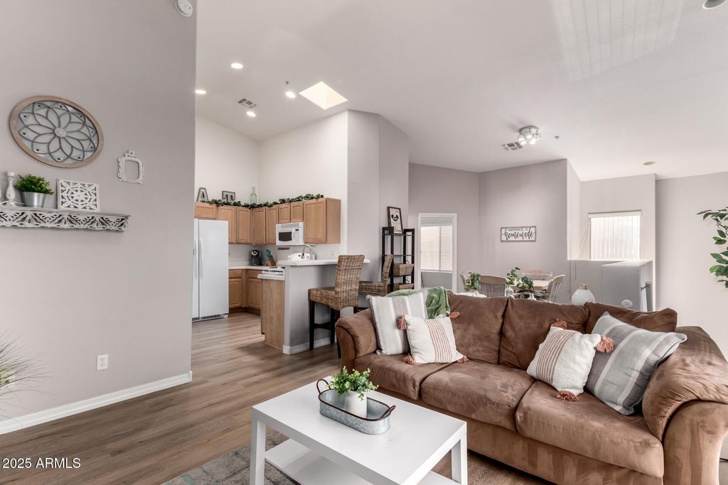 1406 W EMERALD Avenue 102, Mesa, AZ 85202