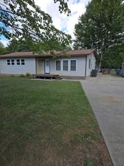 284 E Sternberg Road, Norton Shores, MI 49441