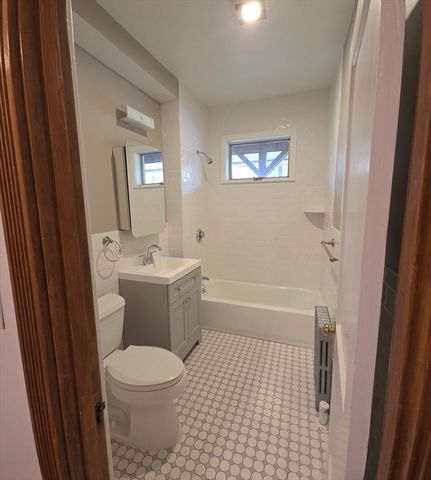 6-8 Hoyle 1, Norwood, MA 02062