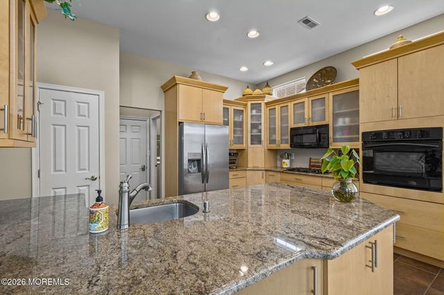 5 Ballybunion Drive, Monroe, NJ 08831