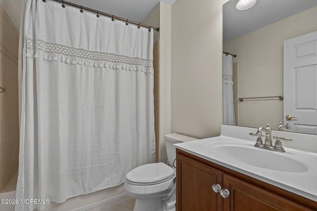 5 Ballybunion Drive, Monroe, NJ 08831