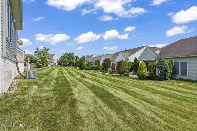 5 Ballybunion Drive, Monroe, NJ 08831