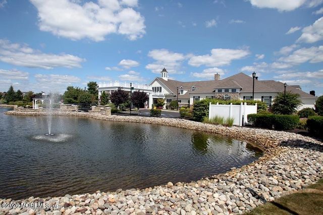 5 Ballybunion Drive, Monroe, NJ 08831