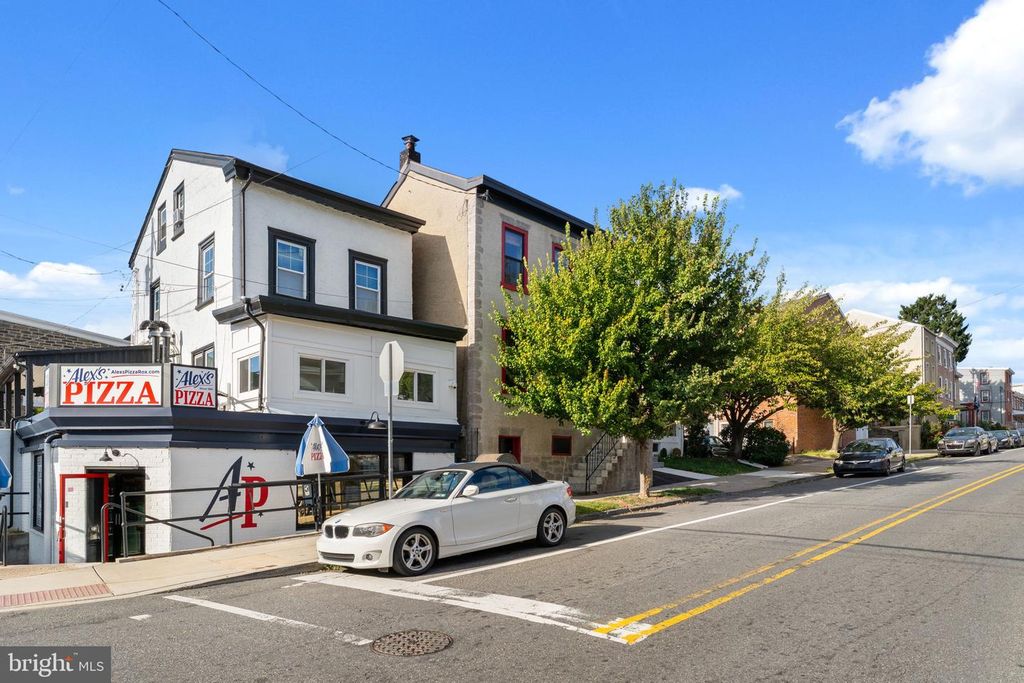 402 LEVERINGTON AVE, Philadelphia, PA 19128 — photo 4