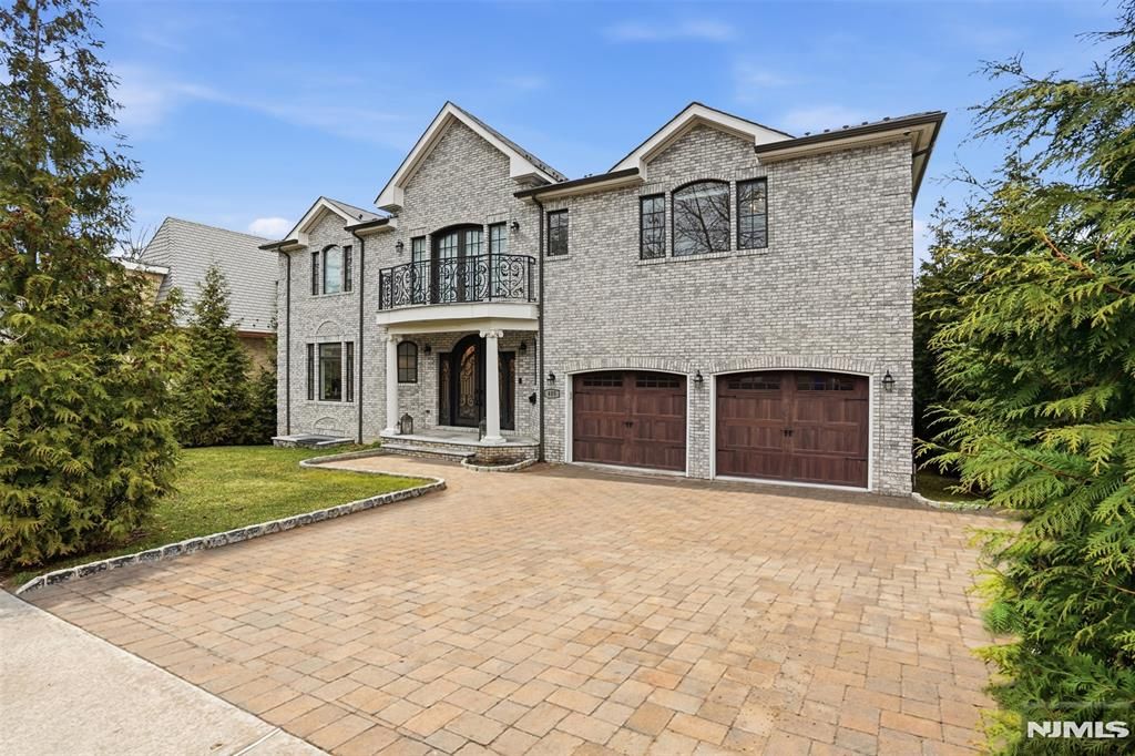 405 Liberty Road, Englewood, NJ 07631