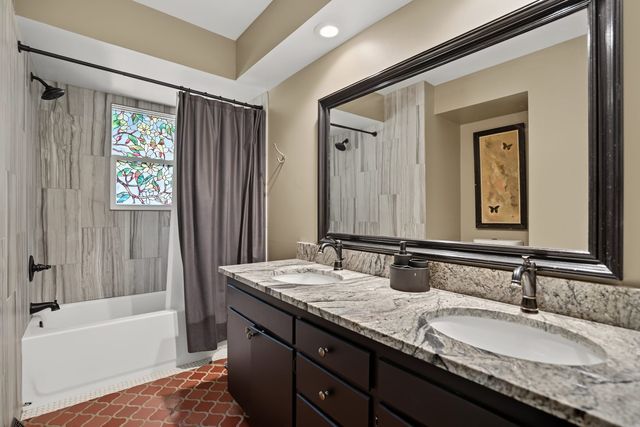 2606 Fairhaven Road, Davenport, IA 52803