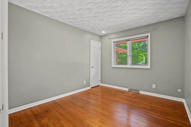 2606 Fairhaven Road, Davenport, IA 52803