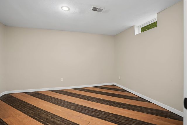 2606 Fairhaven Road, Davenport, IA 52803