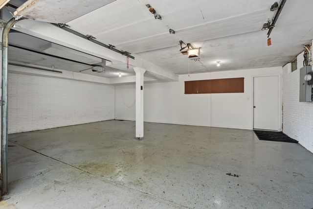 2606 Fairhaven Road, Davenport, IA 52803