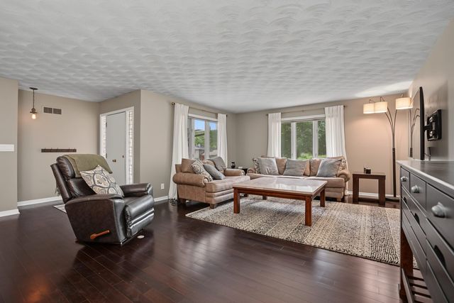 2606 Fairhaven Road, Davenport, IA 52803