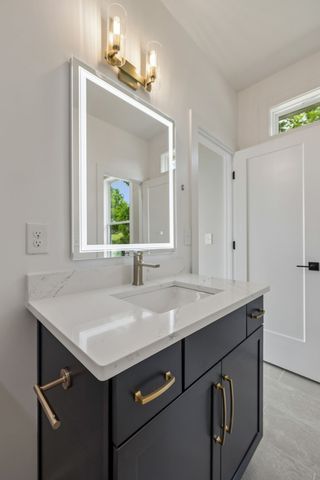 3213 Resha Ln B, Nashville, TN 37218