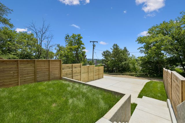 3213 Resha Ln B, Nashville, TN 37218