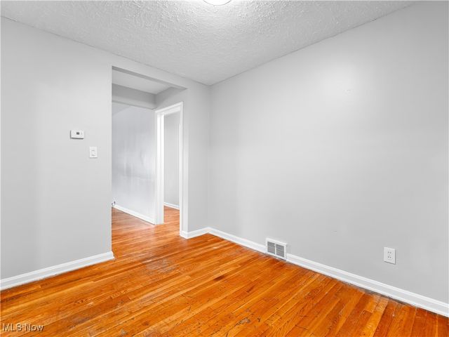 2195 N Taylor Road, Cleveland Heights, OH 44112