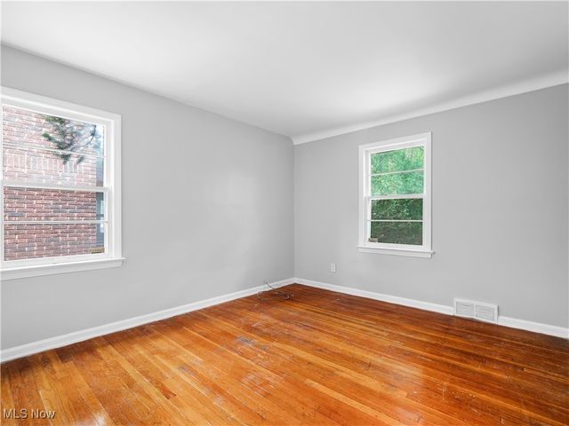 2195 N Taylor Road, Cleveland Heights, OH 44112